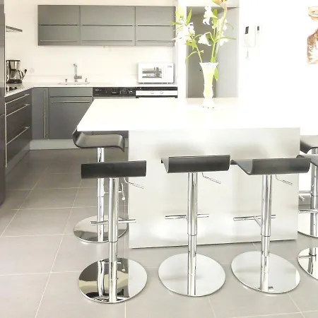 Spacieux A 122m² Avec Vue Sur La