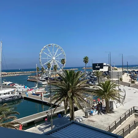 Spacieux A 122m² Avec Vue Sur La דירה
