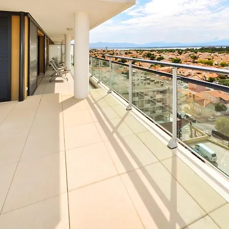 Beachfront: Spacious 4-bedroom With Sea View Terrace * Canet-en-Roussillon