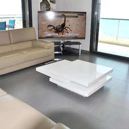 Beachfront: Spacious 4-bedroom With Sea View Terrace Apartment