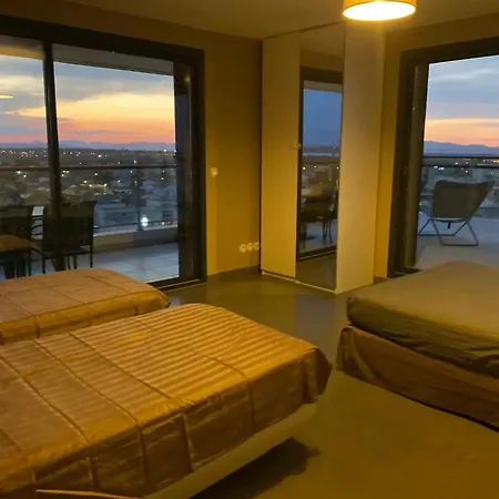 Beachfront: Spacious 4-bedroom With Sea View Terrace *