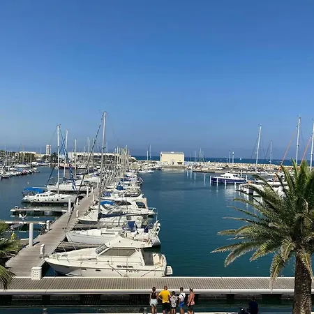 Apartment Beachfront: Spacious 4-bedroom With Sea View Terrace