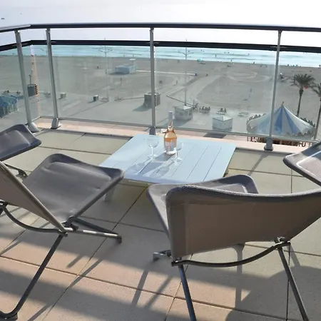 Apartment Beachfront: Spacious 4-bedroom With Sea View Terrace